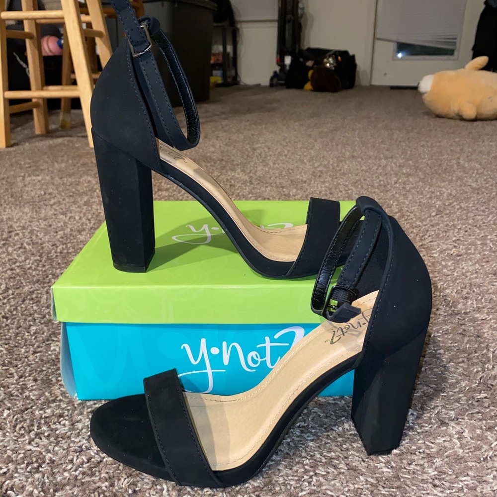 Y•not black chunky heels